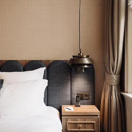 Hotel 717