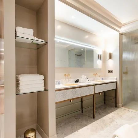 717 أمستردام