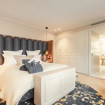 717 Hotell