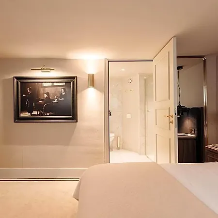 717 Szálloda 5*