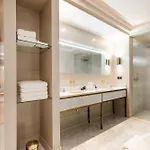 717 Amszterdam